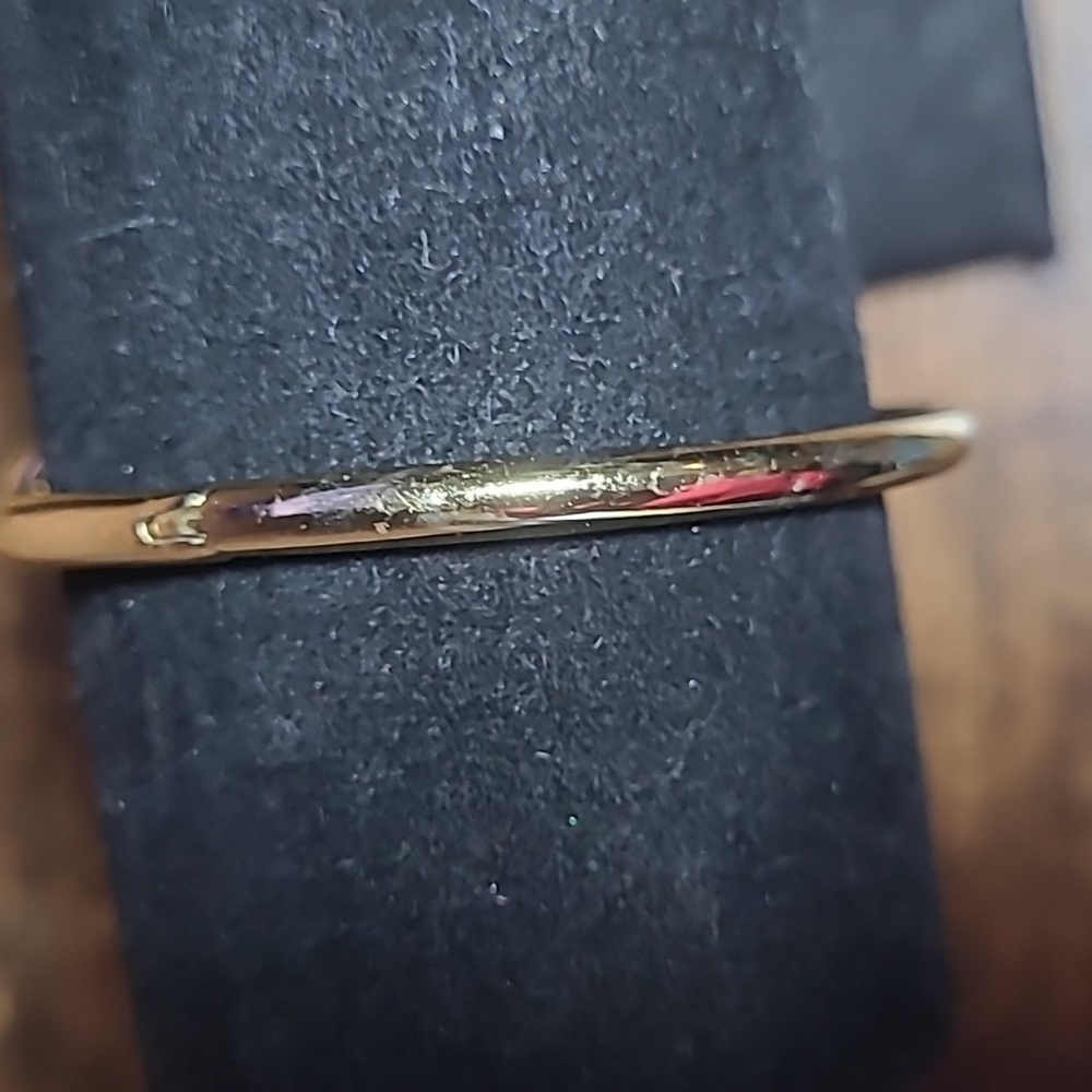 Kate Spade New York Sailors Knot Hinged Bangle some scratches on the outside - Picture 4 of 7